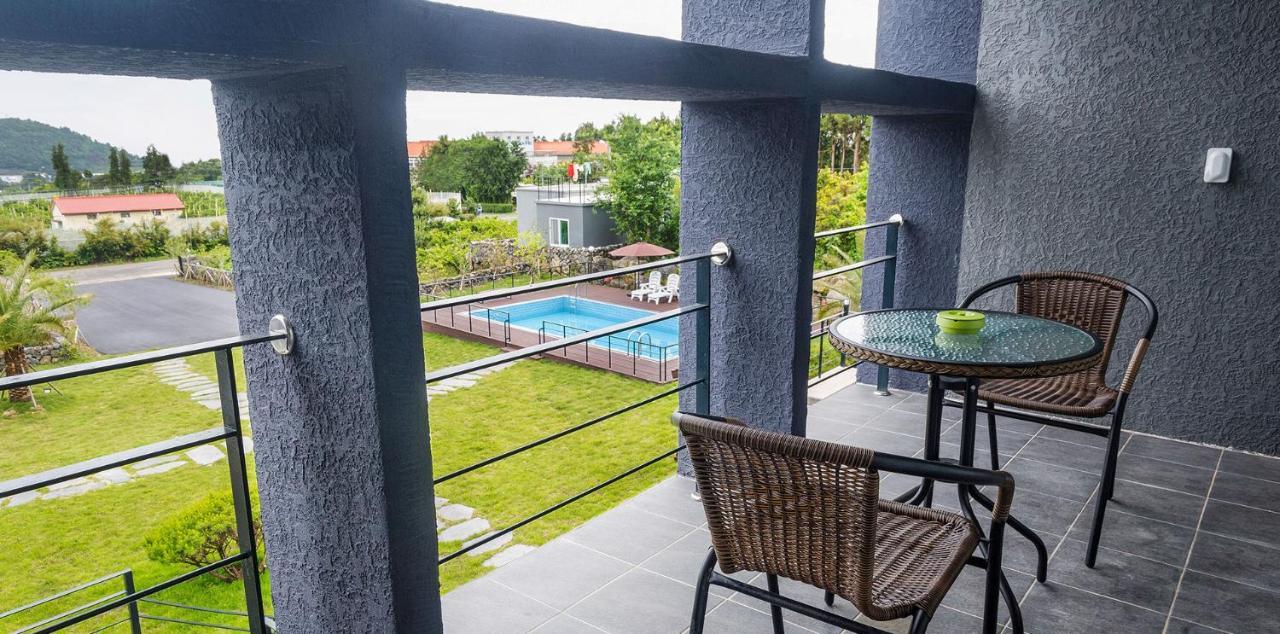 Donnaeko Pension Seogwipo Exterior foto